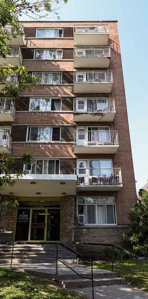 2 Bedroom - 2400, 2420, 2444, 2460, 2480, 2500 Rue Benny-Crescent - 2400, 2420, 2444, 2460, 2480, 2500 Rue Benny-Crescent, Montréal - Photo 2