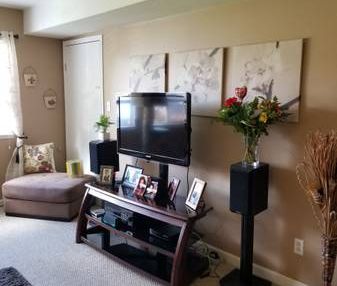 Large 2 Bedroom ground level suite AVAIL OCT 01 - Photo 2