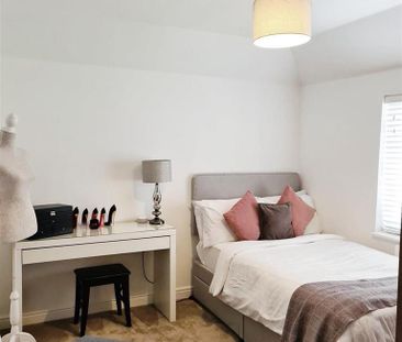 3 bedroom detached house to rent - Photo 4