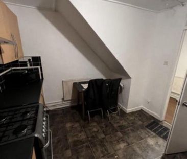 4 bedroom maisonette to rent - Photo 3