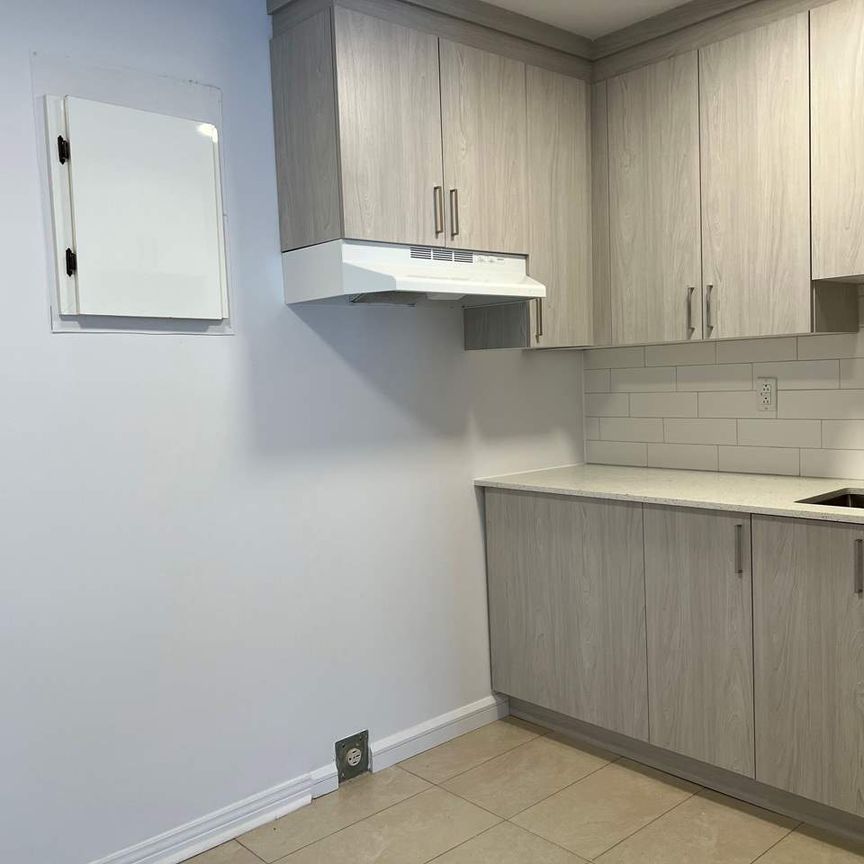 "ESPACE DE DÉTENTE": 3½ Condo à LaSalle, QC - Photo 1