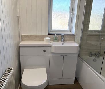 2 bedroom end of terrace house to rent - Photo 4