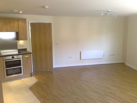 2 bedroom flat to rent - Photo 4