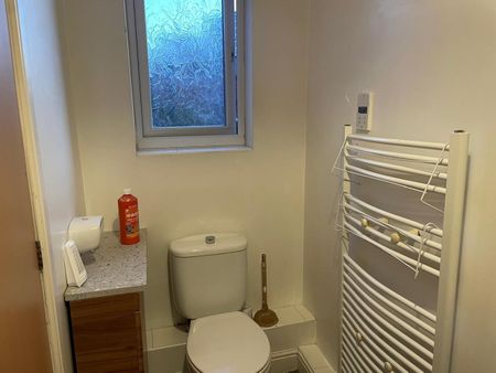 Room in a Shared Flat, Hulme, M15 - Photo 4