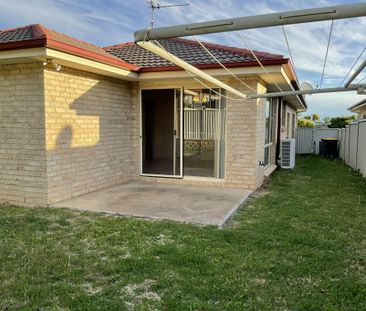 THREE BEDROOM OXLEY VALE TAMWORTH - Photo 1