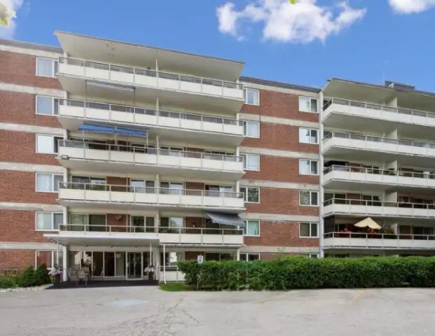 Surrey Place Apartments | 807 Frederick Street, Kitchener - Photo 1