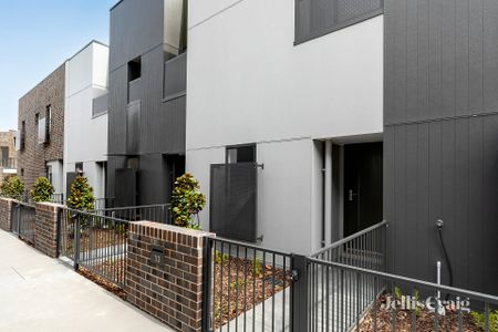 13 Nova Circuit, Bundoora - Photo 2