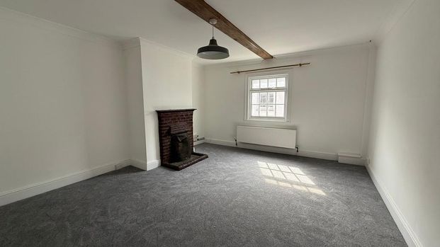 3 bedroom flat to rent - Photo 1