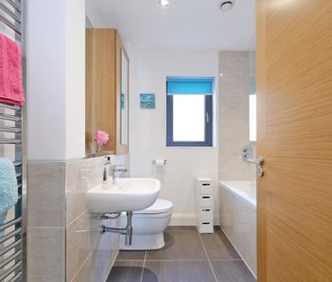 2 bedroom terraced house to rent - Photo 4