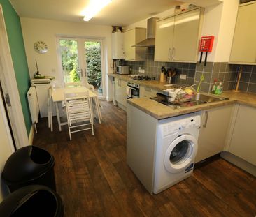 OX Living is proud to present this high-quality 6-bedroom co-living... - Photo 1