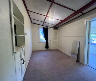 Three Bedroom Home Close to CBD - Photo 4