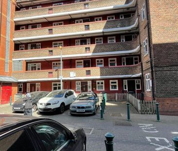 1 bedroom in a flat share to rent - Photo 5