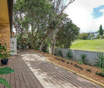 Three Bedroom House in Rutherford with Double Garage - Photo 2