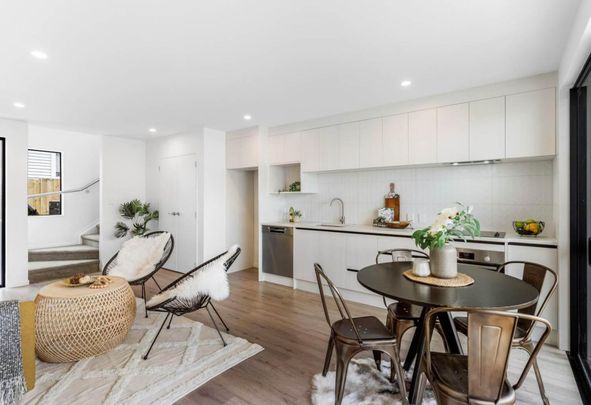 Modern living in Mt Wellington - Photo 1