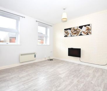 1 bedroom Flat To Let - Photo 2