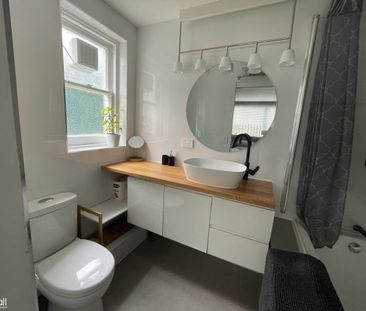 Beautifully Appointed Fully Furnished Unit - Photo 4