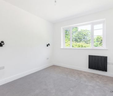 3 bedroom flat to rent - Photo 2