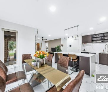 Beautiful double storey opposite the Wyndham Village shopping centre ! - Photo 5