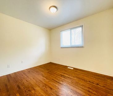 For Lease - 2249 Wyandotte Drive, Oakville, Ontario - Photo 6