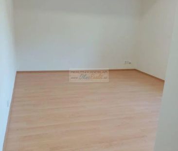 Cihlový 1+kk v centru Adamova - Fotografie 2