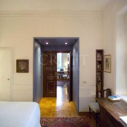 Aventino: This unique property is a portion of a private villa located directly in front of the Circus Maximus, facing the magnificent ruins of the ancient race track and ruins of the Roman Forum. Ref 615 - Photo 1