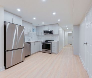 For Lease - 3980 Midhurst Lane, Mississauga, Ontario - Photo 3