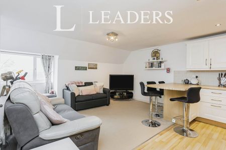 1 bedroom maisonette to rent Station Road, Burgess Hill, West Sussex, RH15 - Photo 2