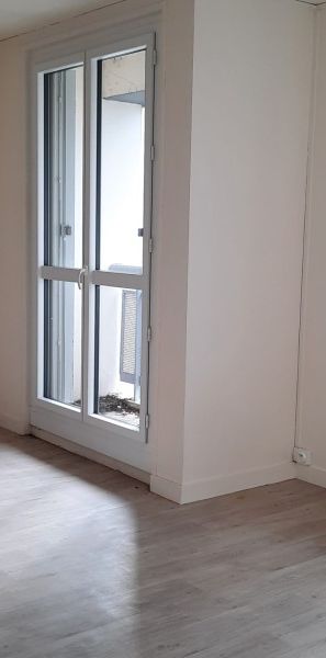 Appartement 4 pièces situé à Tours centre (Sanitas) dans une résidence de 4 étages sans ascenseur. - Photo 1