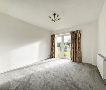 4 bedroom link detached house to rent - Photo 3