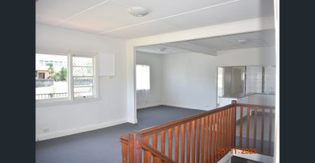 Huge Queenslander Home - Photo 5