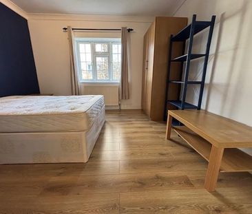 3 bedroom apartment to rent - Photo 2