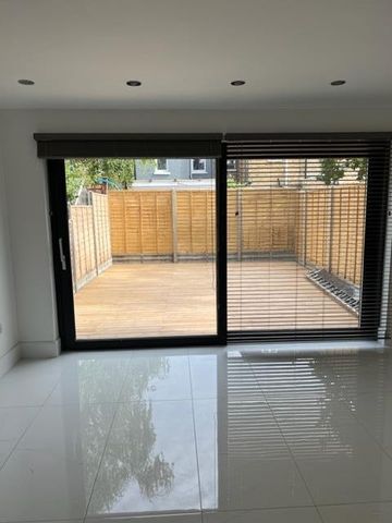 Studio Flat, Plough Lane, SW19 - Photo 4