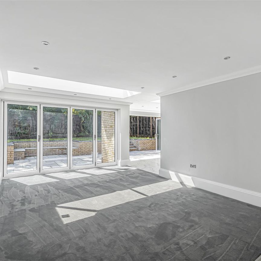 High Street, Croydon - Photo 1