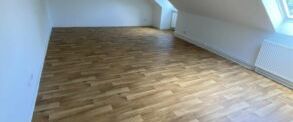 *Erstbezug nach Sanierung* Dachgeschosswohnung mit 3 Zimmern im grünen Mittelfeld - Foto 1