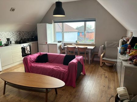 166 Gloucester Road, Patchway - Photo 3