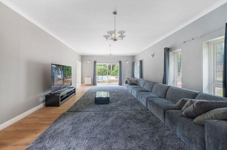 6 bedroom detached house to rent - Photo 3