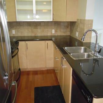 Spacious 1 bedroom Unit in Downtown! - Photo 4