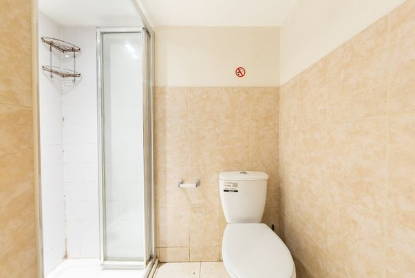 Bedsit, Cranbrook Road, BS6 - Photo 1