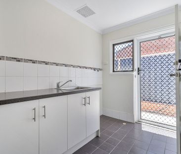 19 Helena Place, Hamilton Hill. - Photo 4