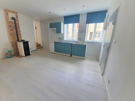 Location Appartement 2 pièces 55m² LUSIGNAN 86600 - Photo 2