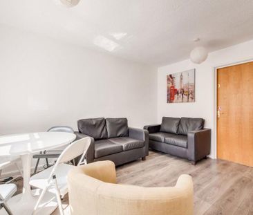 6 bedroom house to rent - Photo 1