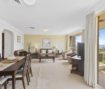 Coastal Lifestyle Apartment with Sweeping Ocean Views - Photo 2