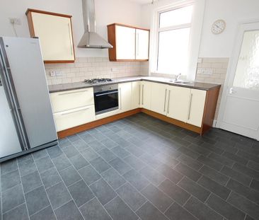 2 bedroom terraced house to rent - Photo 2