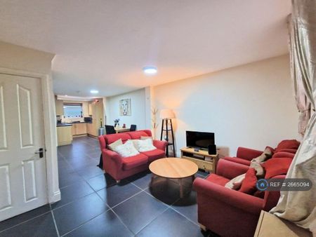 3 bedroom terraced house to rent - Photo 2