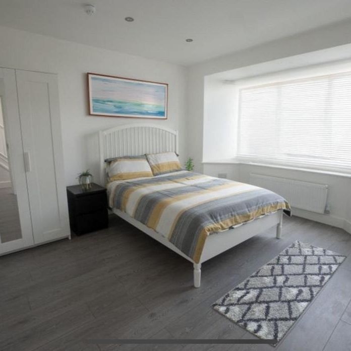 1 bedroom in a house share to rent - Photo 1