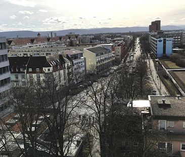 PANORAMABLICK: Moderne 2-Zimmer-Penthousewohnung mit Dachterasse und 2 Balkonen in der Südweststadt - Foto 6