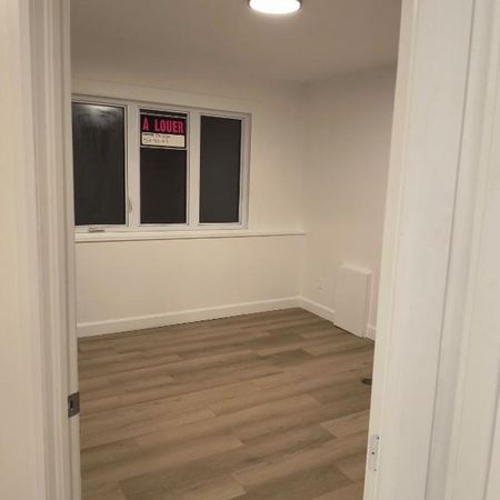 4 1/2 à louer à Warwick - Photo 3