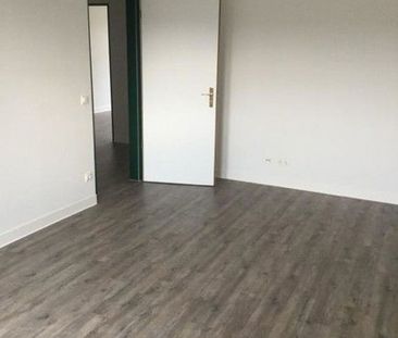 Wir sanieren diese 2-Raum-Wohnung mit Balkon in zentraler Lage mit ... - Photo 1