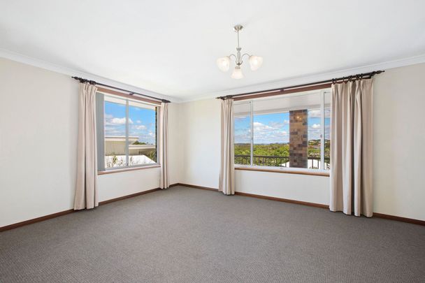 Large Family Home - Minutes to Lighthouse Beach - Photo 1