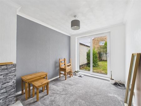 2 bedroom terraced house to rent - Photo 2